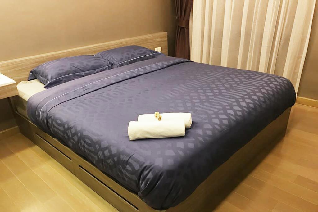 Dazzle Sukhumvit 7 Hotel Banguecoque Exterior foto