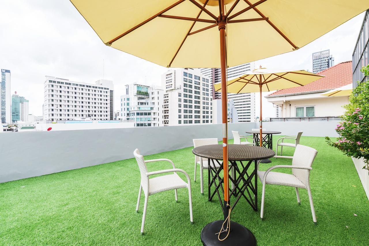 Dazzle Sukhumvit 7 Hotel Banguecoque Exterior foto