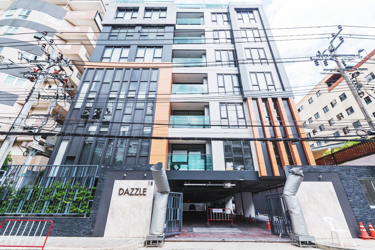 Dazzle Sukhumvit 7 Hotel Banguecoque Exterior foto